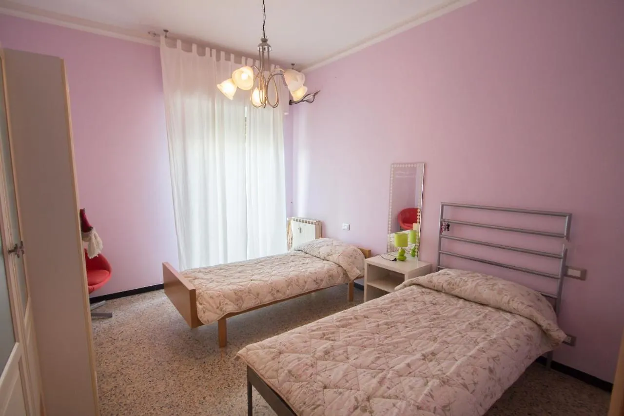 Apartment Yellow House Savona